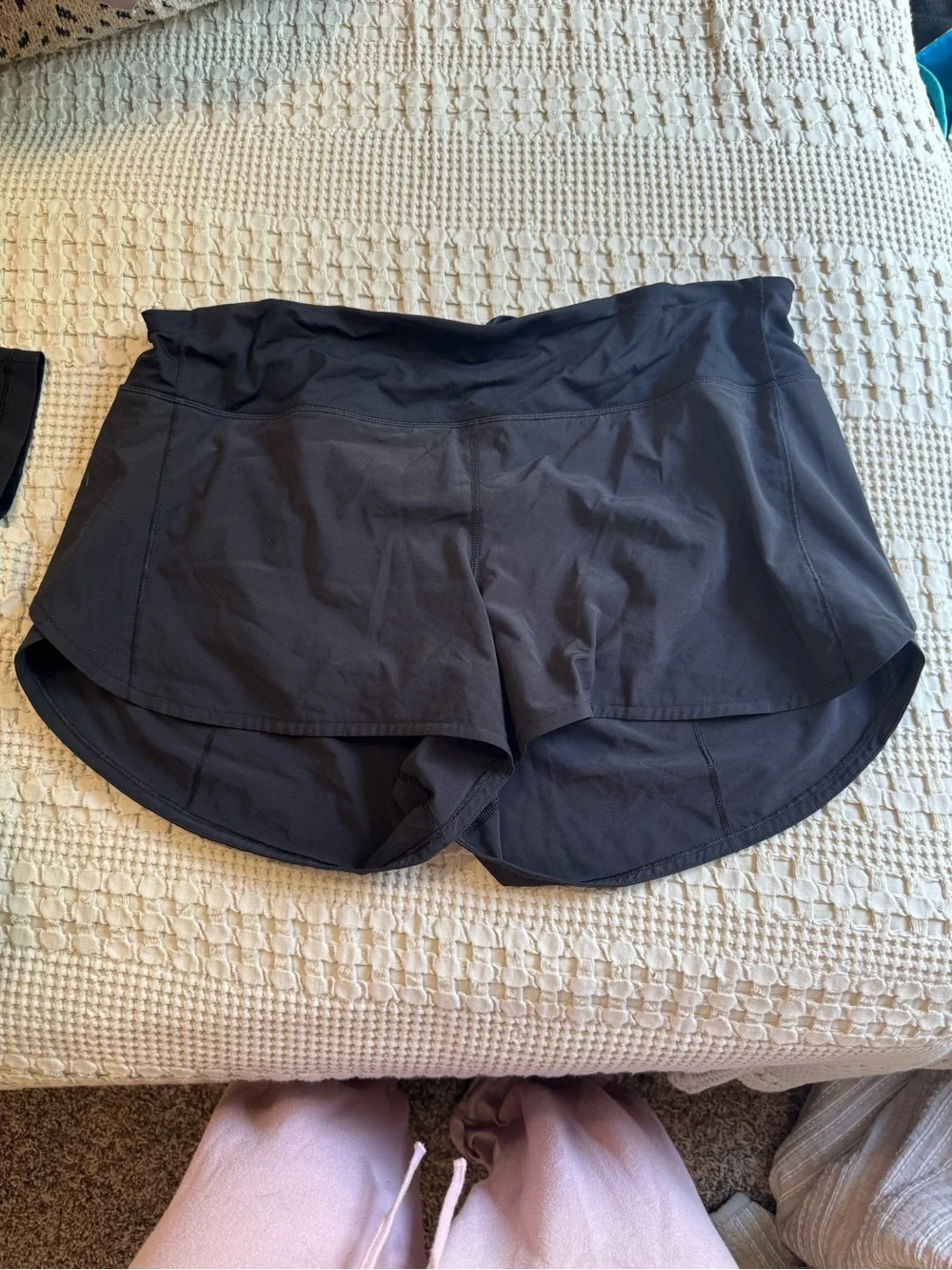 Lululemon Speed Up Mid Rise Short 4”